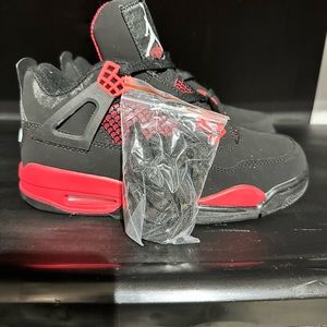 Retro 4 Jordan’s, 7.5 black and red